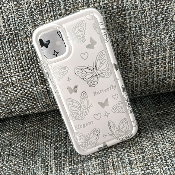 Buttlerfly Iphone 11 Phone case - Picture 1 of 3